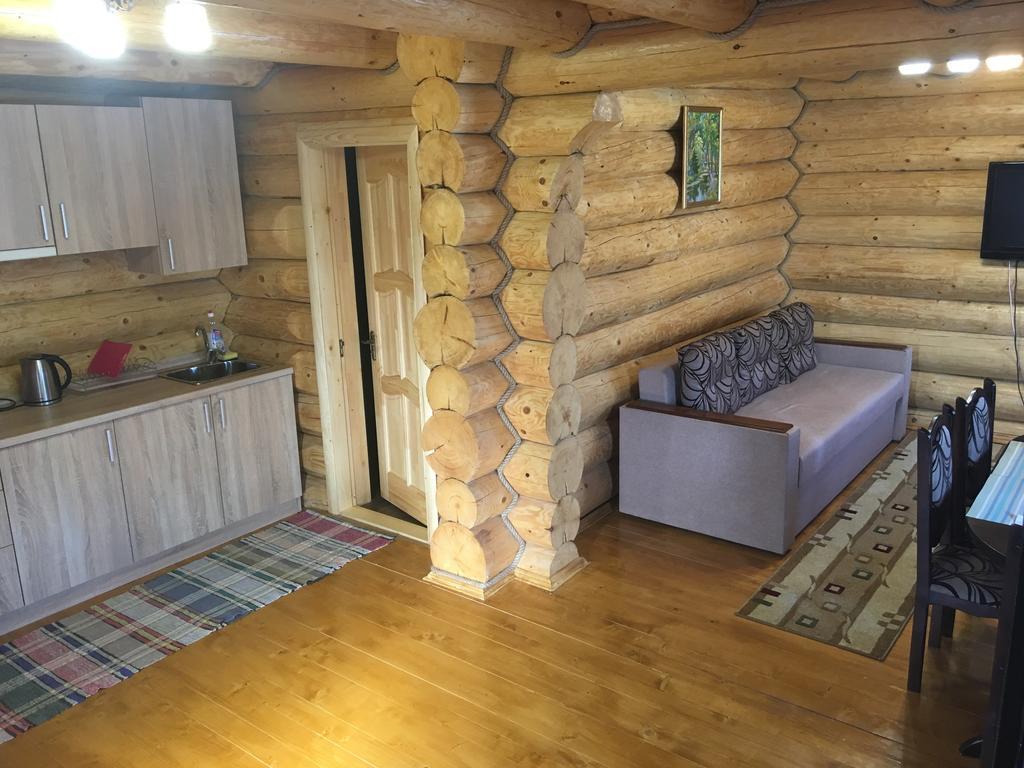 Smerekovyi Dvir Поляна Екстериор снимка